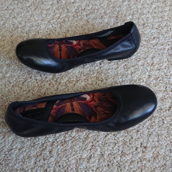 Born Julianne Black Full Grain Leather flat size 36.5 - Picture 3 of 15